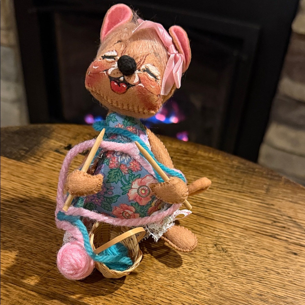 1989 Vintage Annalee Mouse Knitting doll